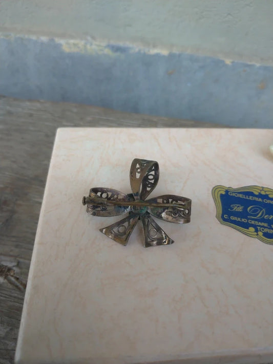 Spilla Antica Vintage a fiocco in metallo