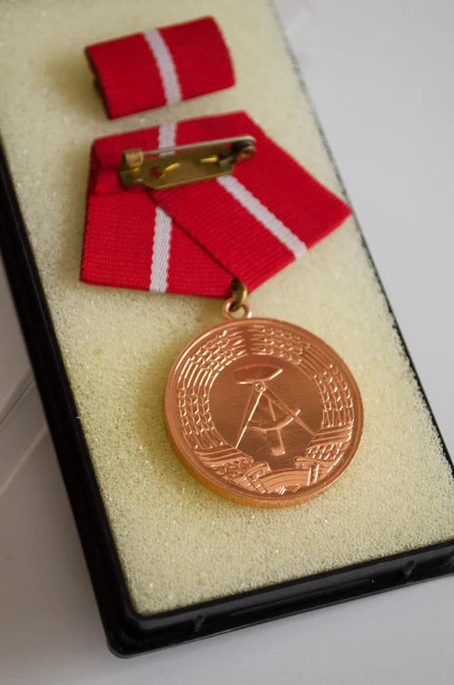 Medaglia Bronzo 10 Anni di Servizio Esercito Tedesco NVA