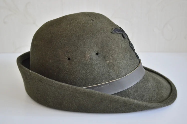 Cappello Alpino con fregio ricamato