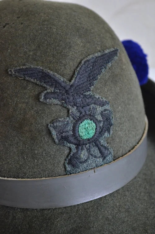 Cappello Alpino con fregio ricamato