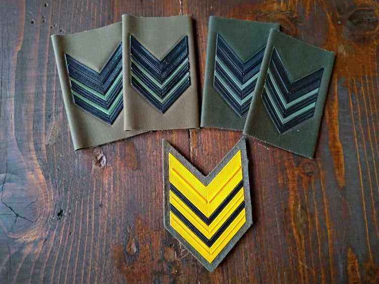 Gradi Tubolari Sergente Militare Esercito Italiano Divisa Uniforme Spalline