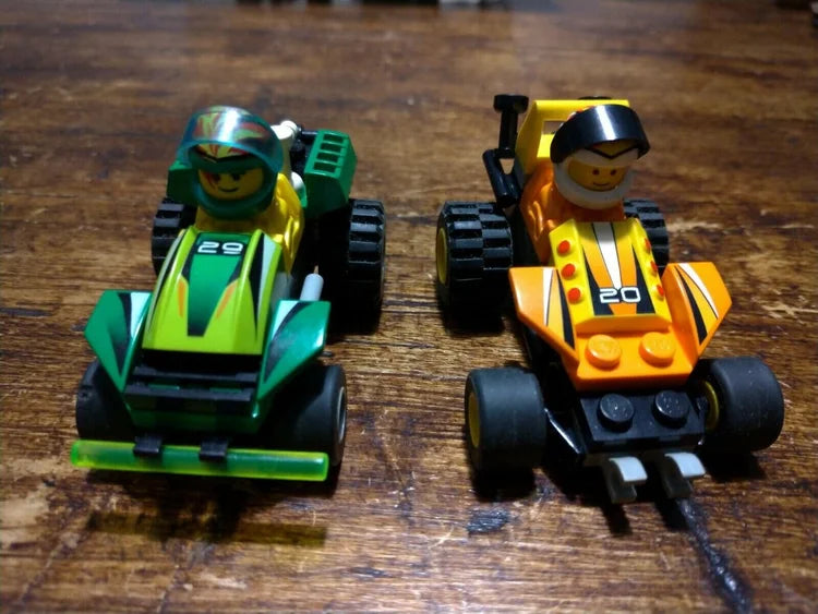 LEGO 4594 Maverick Sprinter & Hot Arrow Vintage 2002