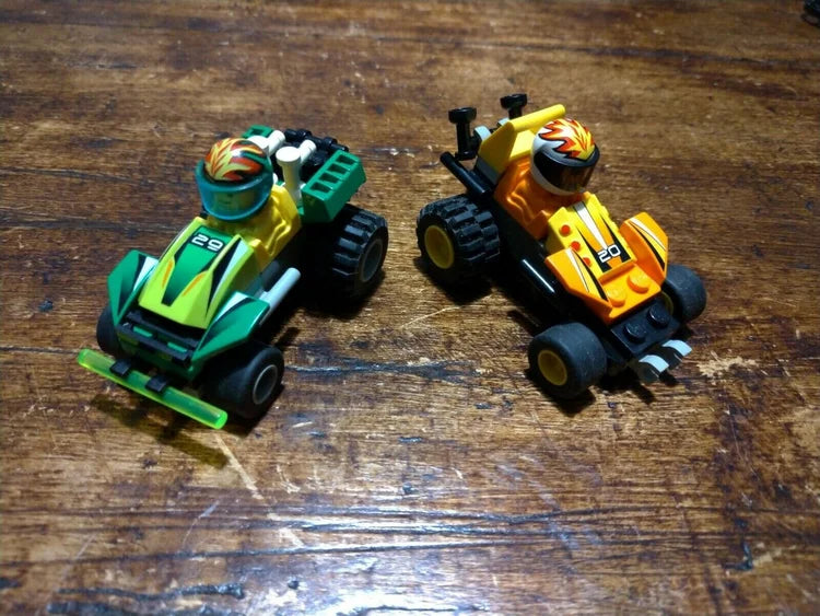 LEGO 4594 Maverick Sprinter & Hot Arrow Vintage 2002