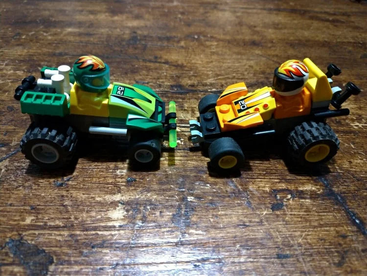 LEGO 4594 Maverick Sprinter & Hot Arrow Vintage 2002