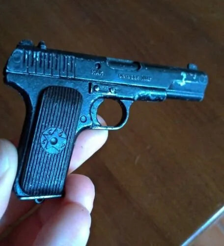 TOKAREV TT-33 TT-30 ARMODELLI UNIWERK Pistola Giocattolo SCALA 1:2,5