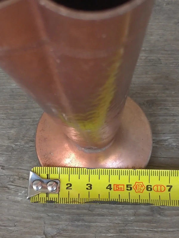Vaso da fiori vintage in rame martellato a mano