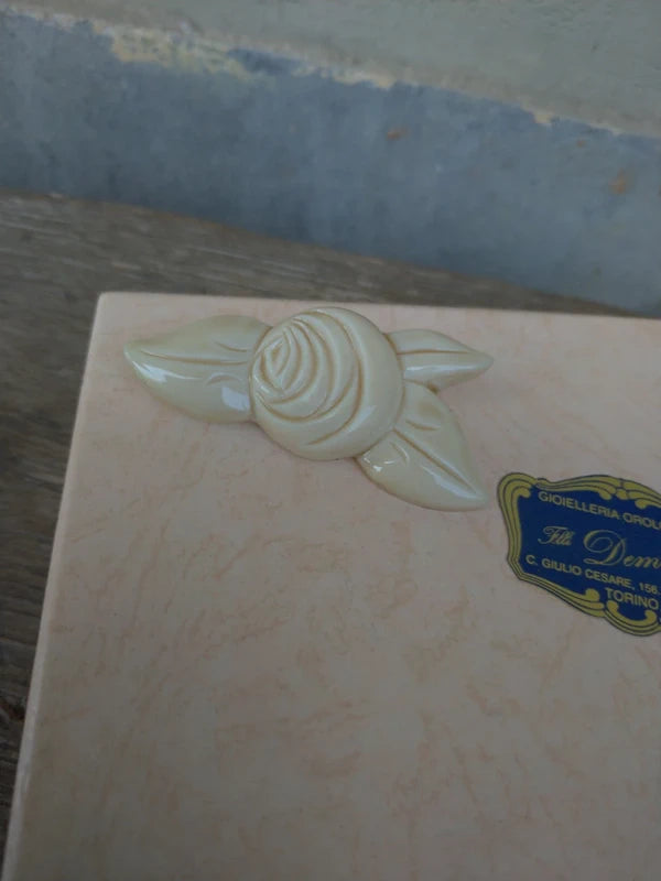 Spilla vintage Rosa in plastica