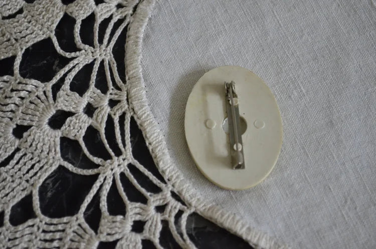 Spilla Vintage in plastica