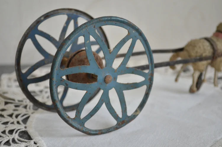 Antico carretto in Latta