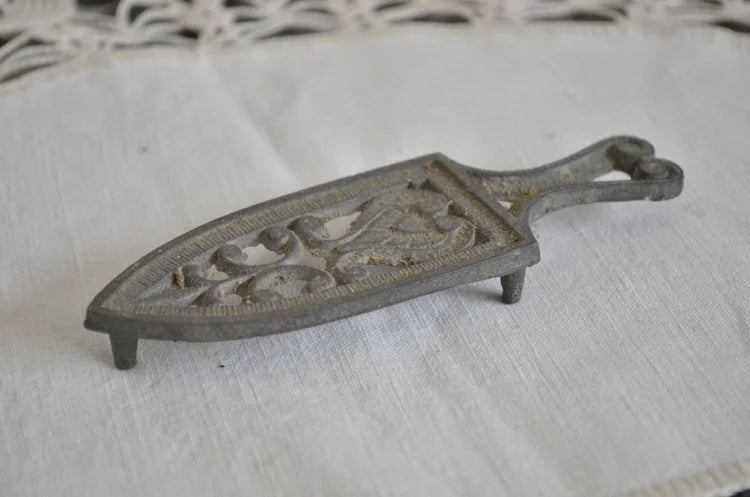 Antico POGGIA FERRO DA STIRO Giocattolo