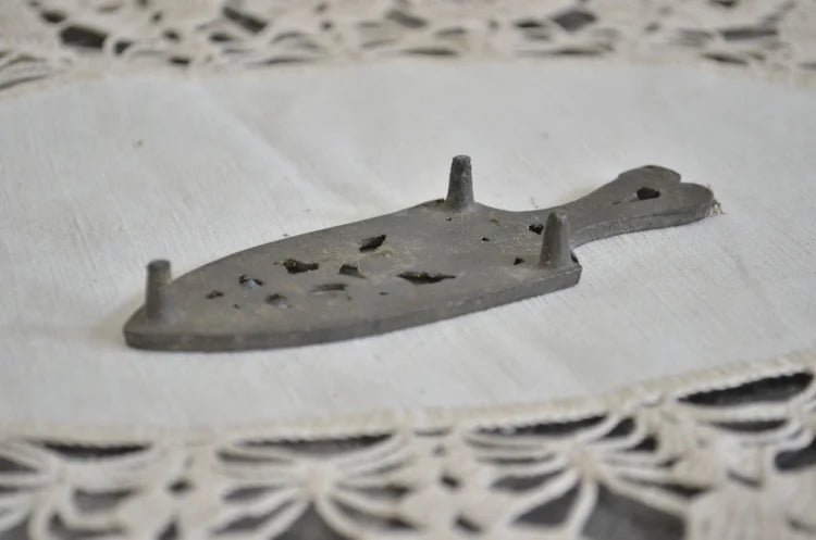 Antico POGGIA FERRO DA STIRO Giocattolo