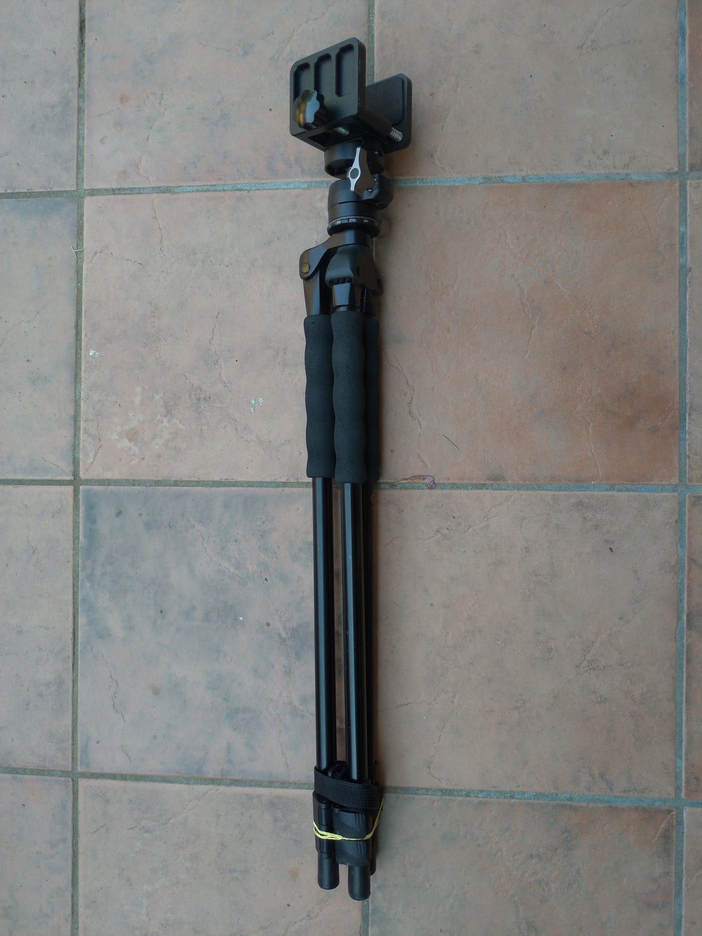 Vanguard QUEST T62U INNOREL E34 Treppiede