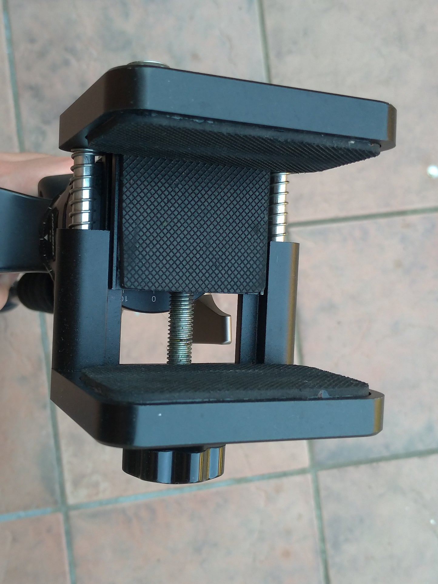 Vanguard QUEST T62U INNOREL E34 Treppiede