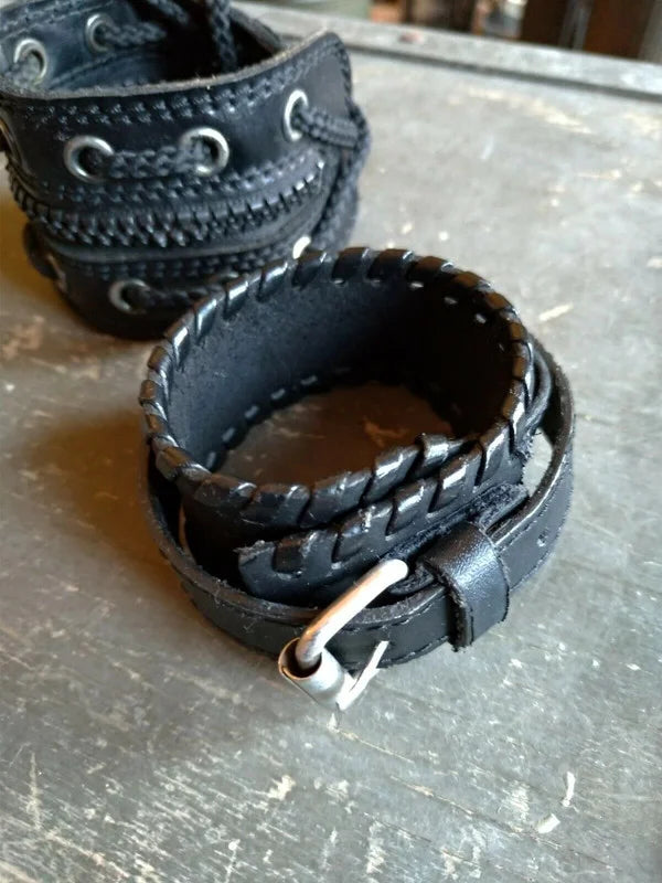 Bracciali in cuoio vintage