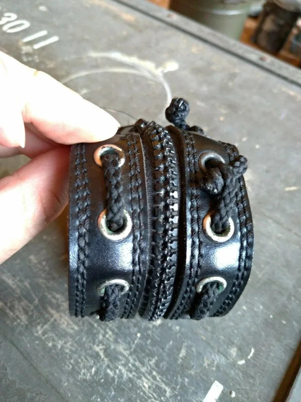 Bracciali in cuoio vintage