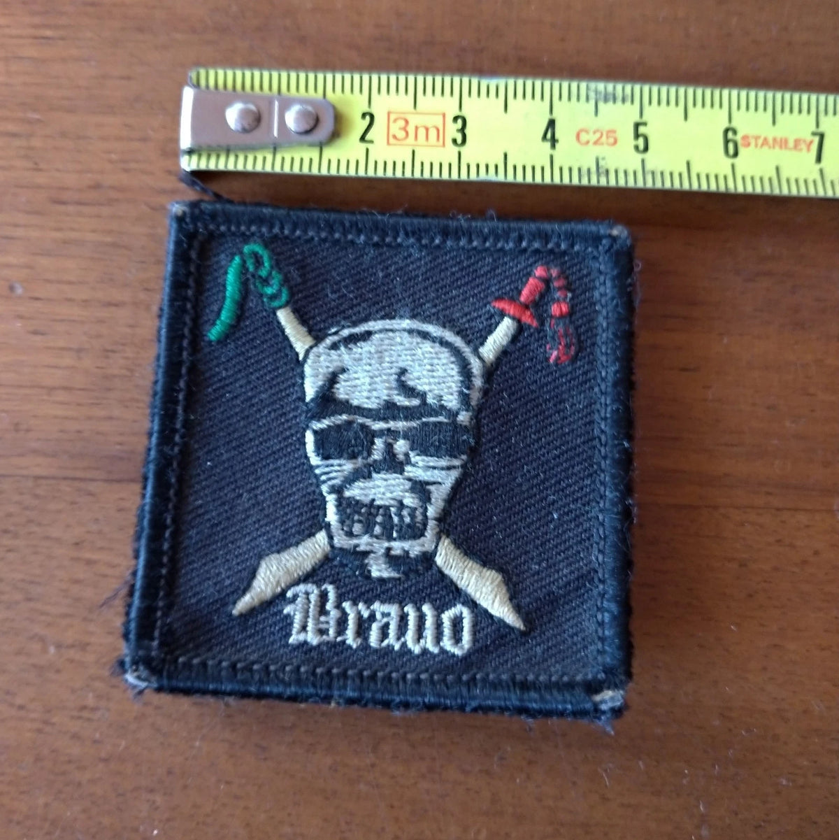 Bravo Patch Toppa Velcro Teschio Pirata Spade Sciabole Distintivo Militare